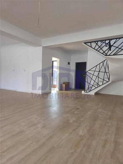 Casa individuala, incalzire in pardoseala, 320 mp - 3