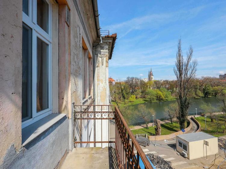 Apartament cu 2 camere decomandat în Central