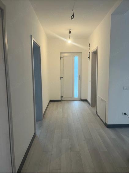 Casă cu 3 camere cu Teren 600 Mp în Dumbrăvița