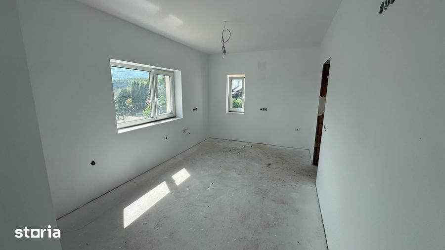 Casă cu 4 camere cu Teren 700 Mp în Central