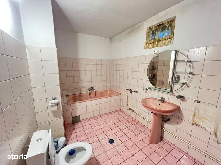 Casă cu 4 camere în Central