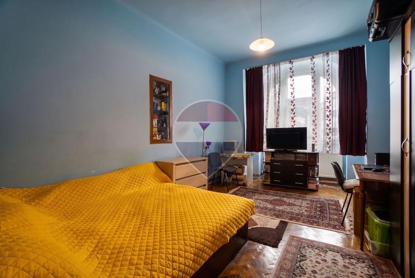 Apartament cu 3 camere decomandat în Centrul Istoric