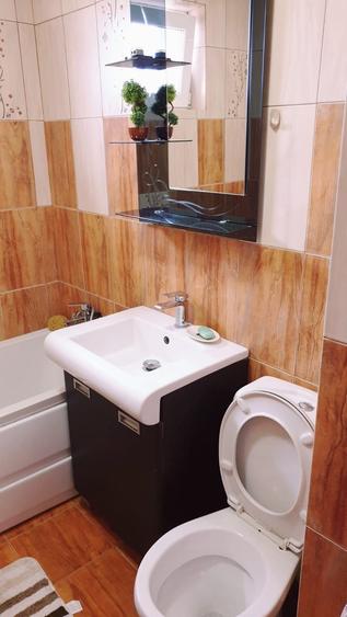 Apartament cu 3 camere decomandat în Exterior Vest