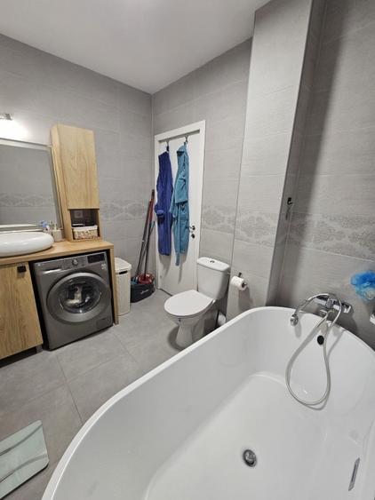 Apartament cu 3 camere semidecomandat, mobilat în Sânnicoară