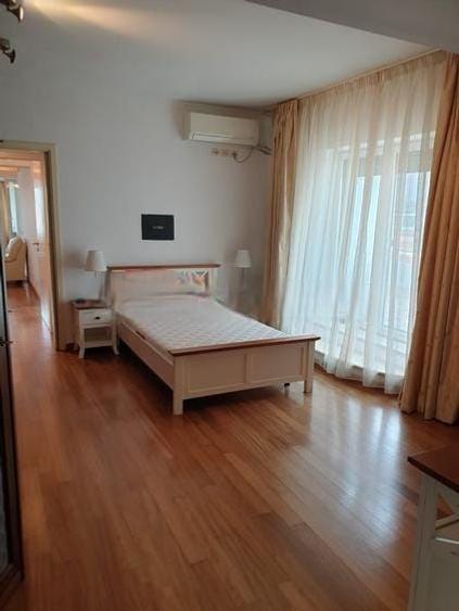 Apartament cu 5 camere decomandat în Grădina Icoanei
