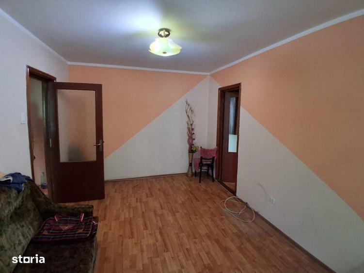 Apartament cu 3 camere decomandat în Sud