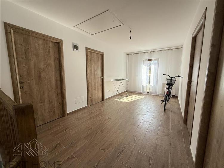 Casă individuală cu 4 camere cu Teren 300 Mp în Central