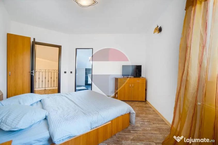 Casă cu 5 camere cu Teren 696 Mp în Vulcan