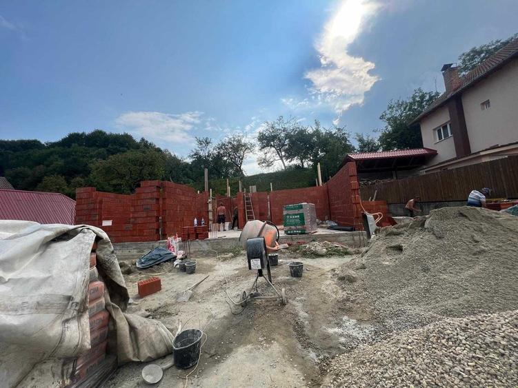 Casă cu 4 camere în Cicănești