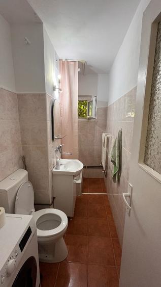 Apartament cu 2 camere semidecomandat, mobilat în 7 Noiembrie