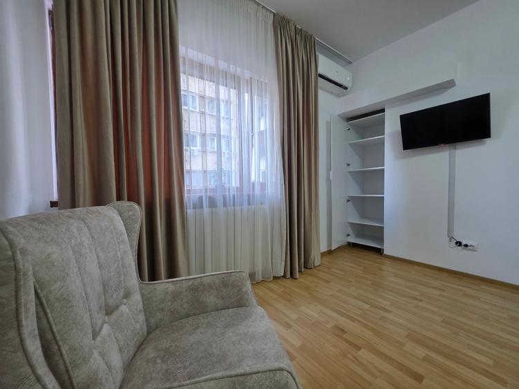 Apartament cu 2 camere semidecomandat în Universitate