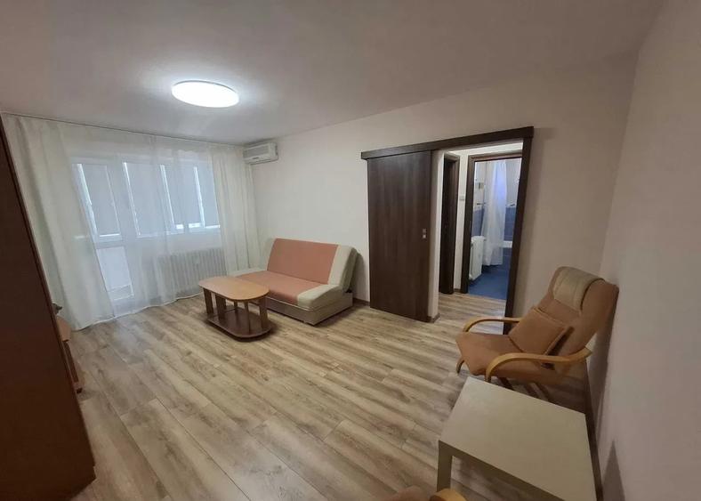 Apartament cu 2 camere semidecomandat, mobilat în Titan