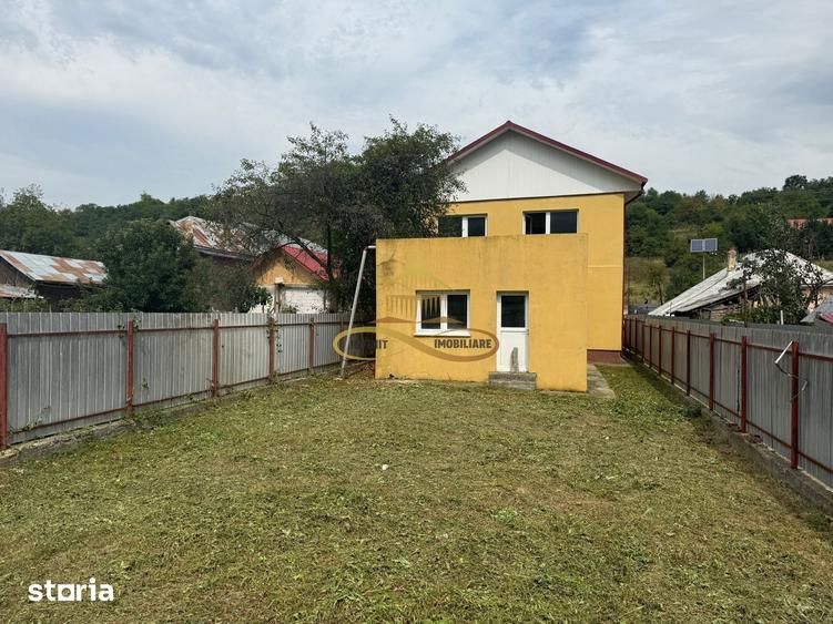 Casă cu 5 camere cu Teren 757 Mp în Mărgineni
