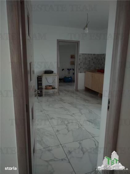 Casă cu 4 camere în Olteni