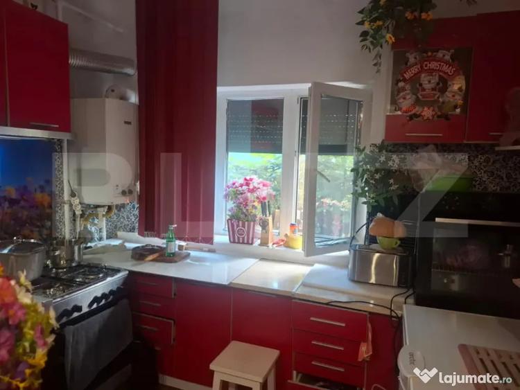 Casă cu 3 camere cu Teren 1980 Mp în Central