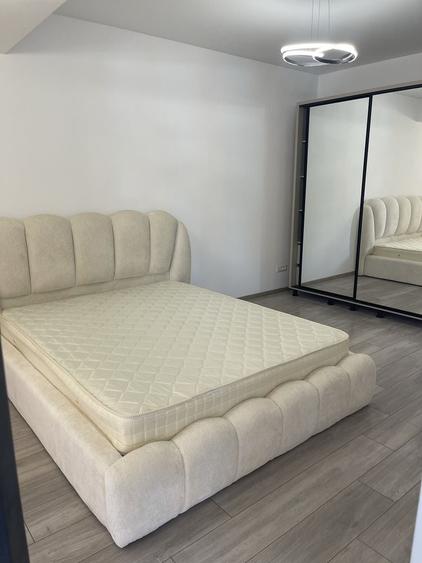 Garsonieră în Vest