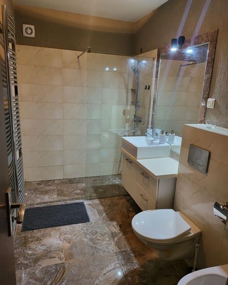 Apartament cu 2 camere decomandat în Bratia din Deal