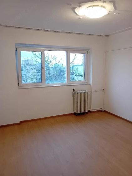 Apartament cu 2 camere decomandat în Malu Roșu