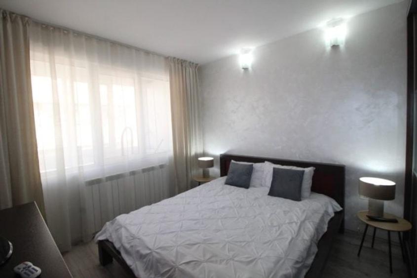 Apartament cu 2 camere semidecomandat, mobilat în Romană