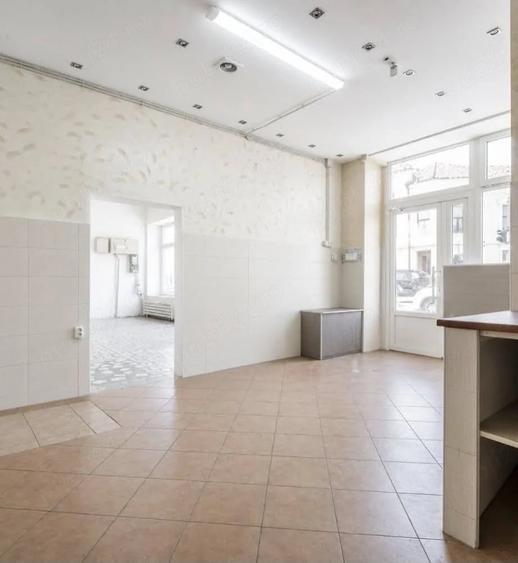Spațiu comercial, de 170 mp, în Boul Roșu