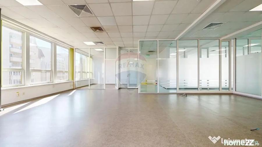 Spațiu comercial, de 513 mp, în Centrul Civic