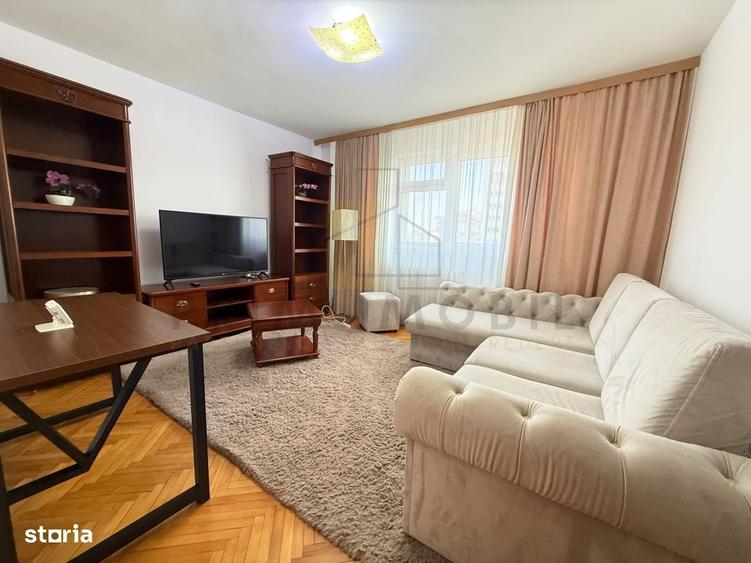 Apartament cu 2 camere decomandat în Hala Centrală