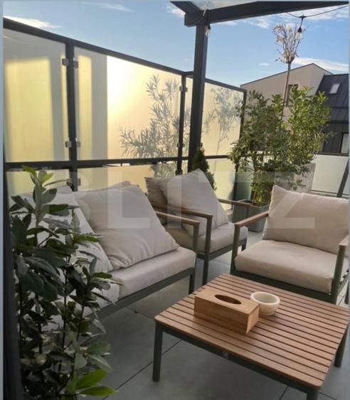 Apartament cu 3 camere semidecomandat, mobilat în Bună Ziua