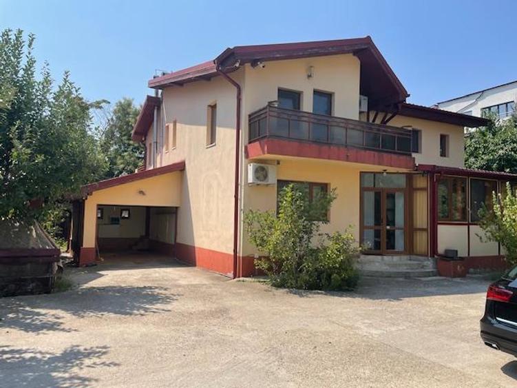 Casă cu 5 camere cu Teren 500 Mp în Iancu Nicolae