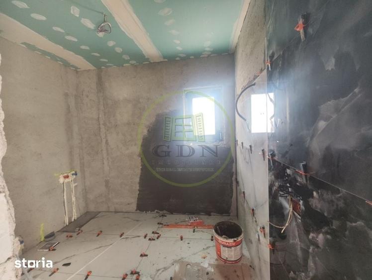 Casă cu 4 camere cu Teren 200 Mp în Malu Mare