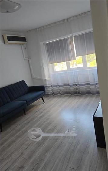 Apartament cu 3 camere decomandat în Păcurari
