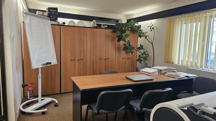 Apartament cu 4 camere semidecomandat în Moara de foc