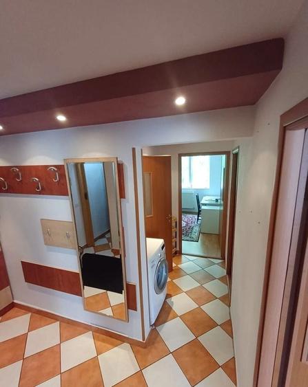 Apartament cu 3 camere, mobilat în Berceni