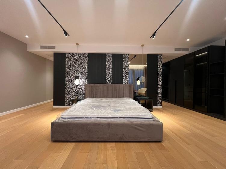 Apartament cu 4 camere decomandat în Herăstrău