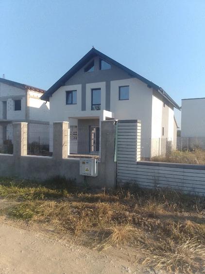 Casă cu Teren 350 Mp în Nord