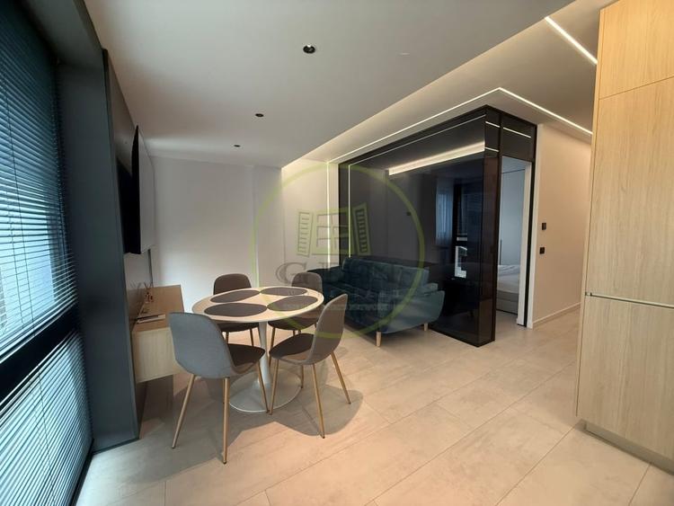 Apartament cu 2 camere decomandat, mobilat în Central