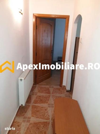 Apartament cu 3 camere decomandat în Berceni