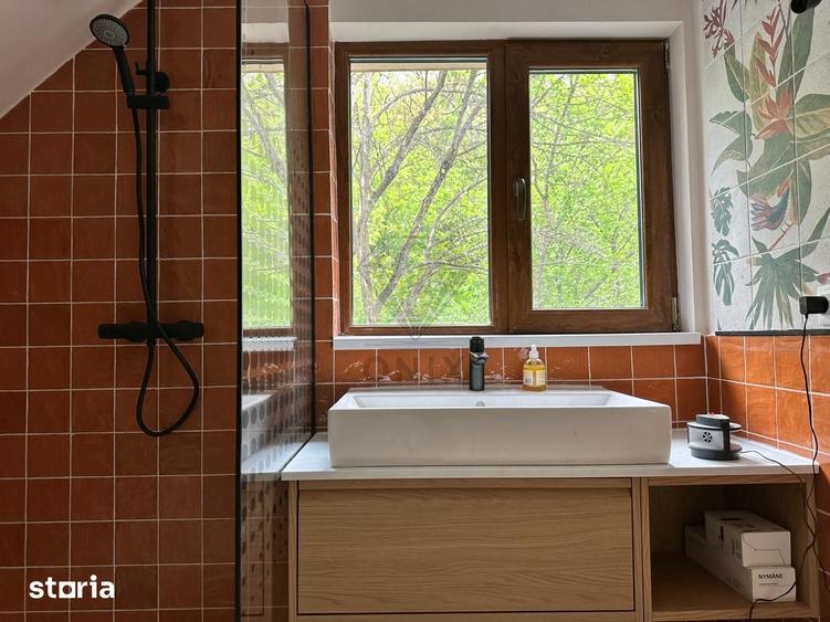 Casă cu 5 camere cu Teren 3029 Mp în Drajna