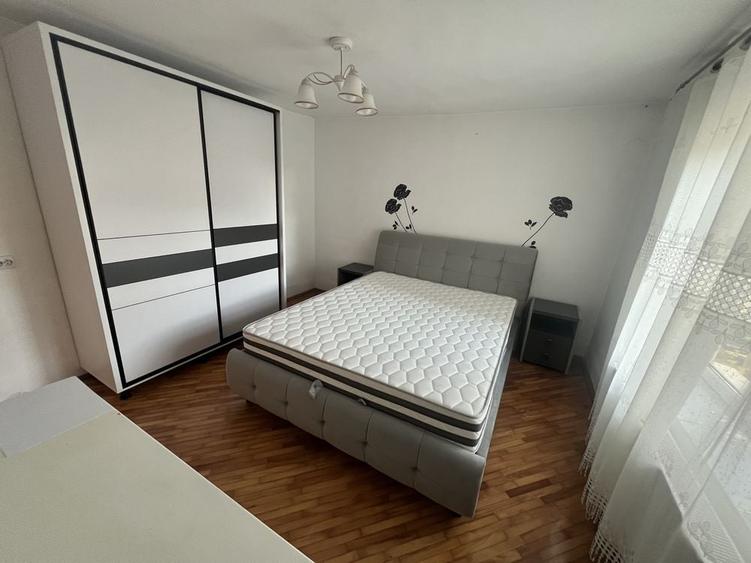 Casă cu 4 camere cu Teren 264 Mp în Podul de Fier
