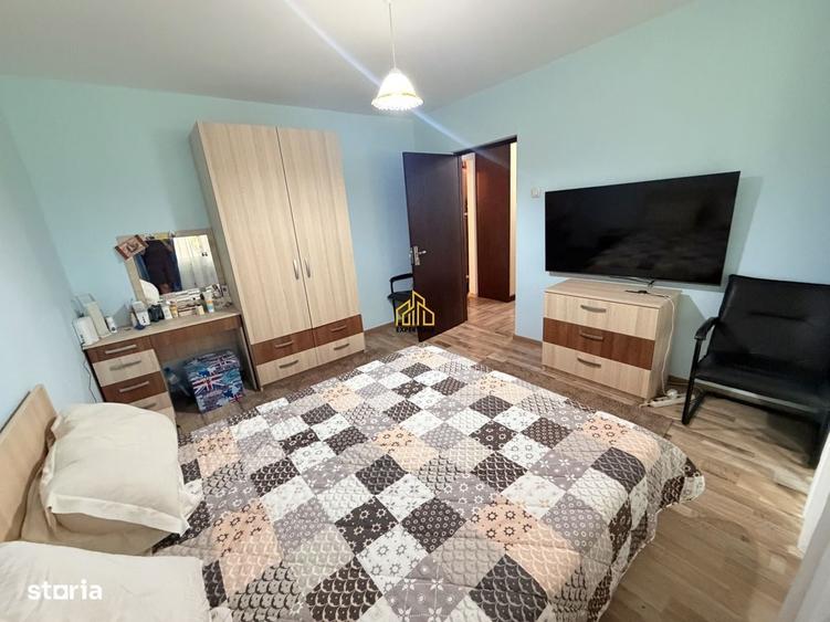 Apartament cu 4 camere decomandat în Central
