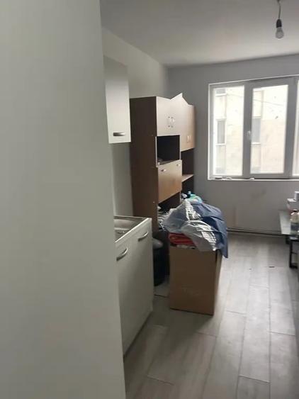 Garsonieră decomandată în Central
