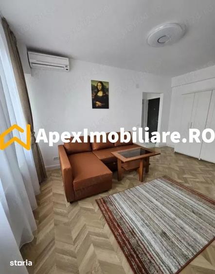 Apartament cu 2 camere semidecomandat în Centrul Civic