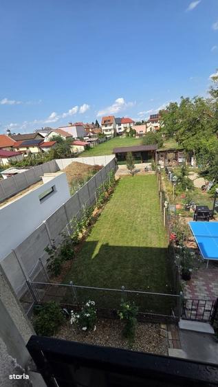 Casă cu 3 camere în Bercu Roșu