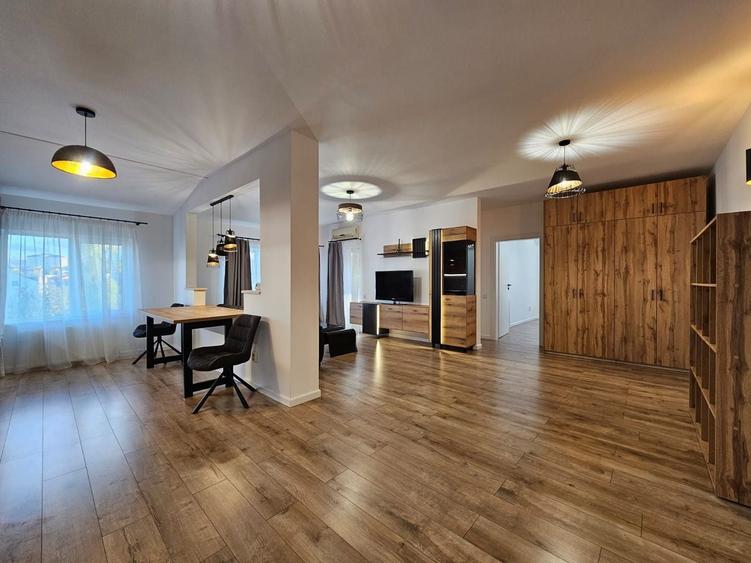 Apartament cu 2 camere semidecomandat în Central