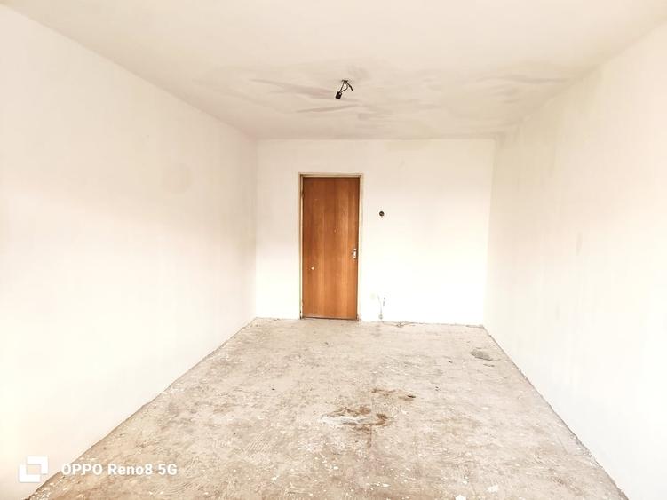 Apartament cu 3 camere decomandat în Titulescu