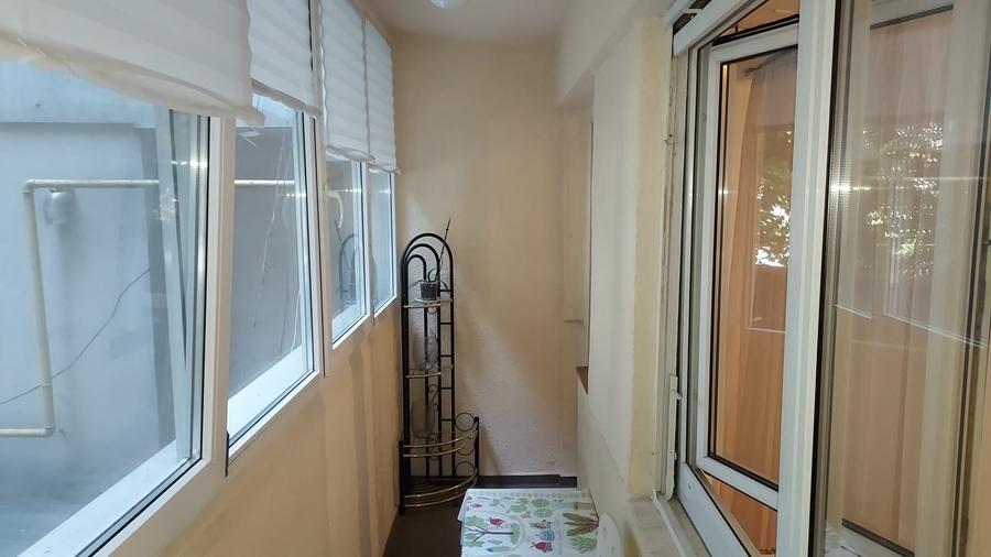 Apartament cu 3 camere decomandat, mobilat în Titulescu
