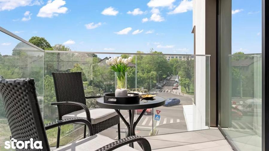 Apartament cu 3 camere, mobilat în Tei