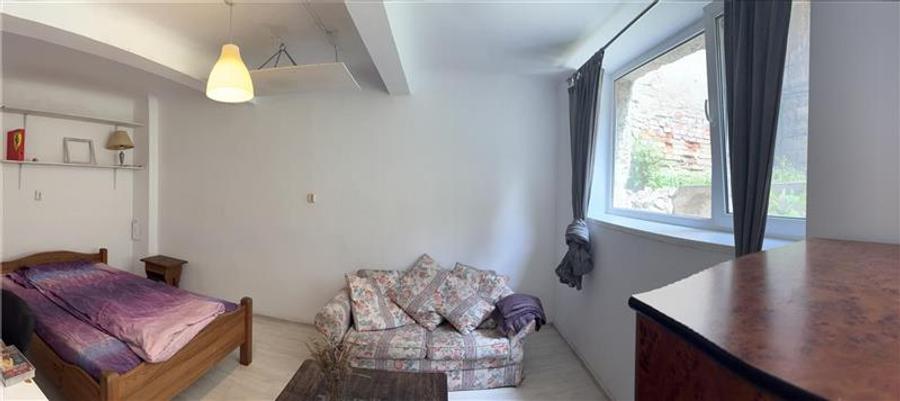 Apartament cu 2 camere semidecomandat, mobilat în Central