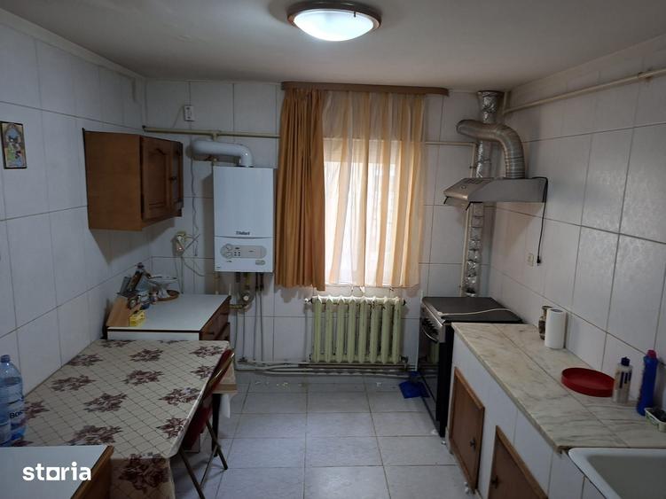 Apartament cu 3 camere decomandat în Popa Șapcă