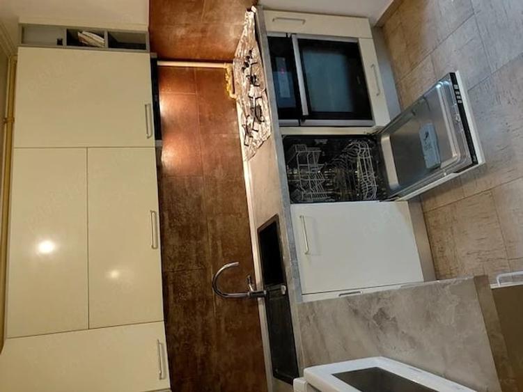Apartament cu 3 camere decomandat în Dorobanților