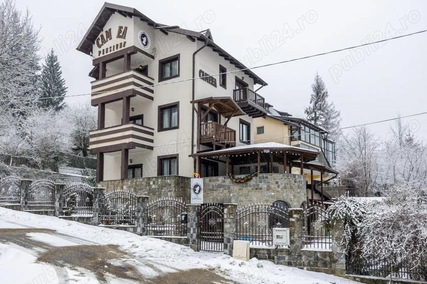 Casă cu 7 camere cu Teren 393 Mp în Zamora